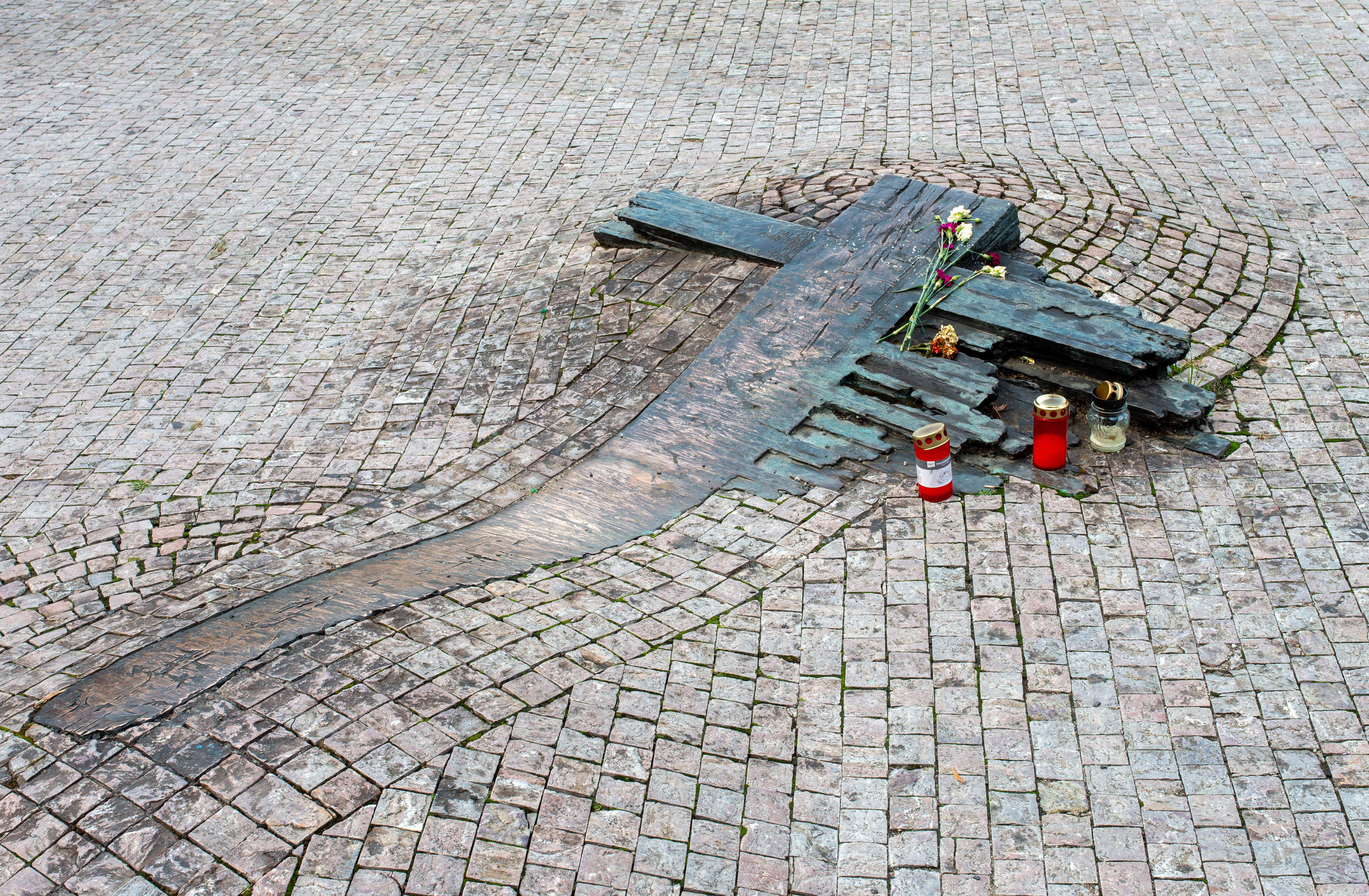 Denkmal für Jan Palach und Jan Zajíc, die sich auf dem Wenzelsplatz aus Protest gegen das sozialistische Regime verbrannten
