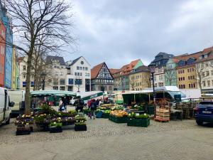 Der Jenaer Markt mit Verkaufsständen