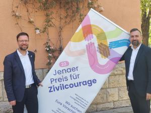 Dr. Thomas Nitzsche und Falko Gaudig von der Volksbank eG Jena-Gera-Rudolstadt freuen sich auf Vorschläge für den Preis für Zivilcourage