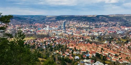 Ein Stadtpanorama von Jena