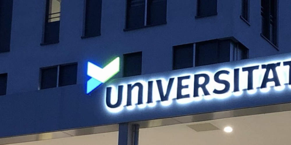 Eingang des Universitätsklinikum Jena