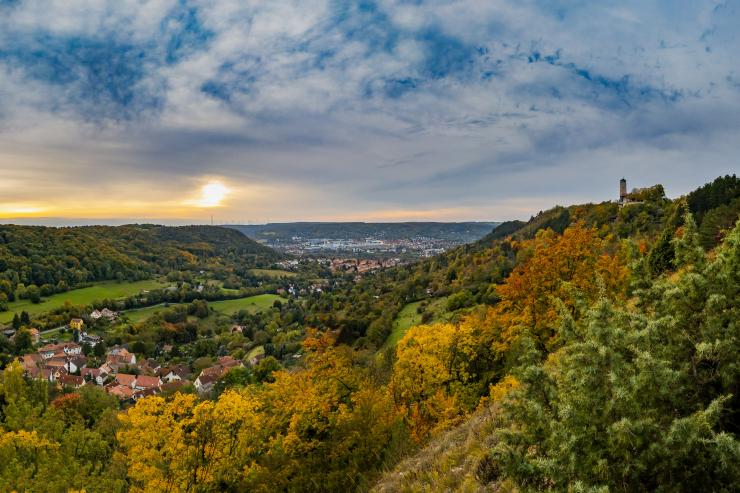 Panoramabild von der Stadt Jena mit  Blick auf den Fuchsturm