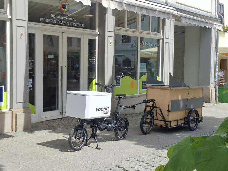 ProbierMobil vor dem Jenaer ProbierLaden.