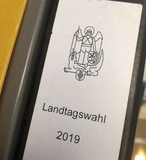 Ein Ordnerrücken mit der Aufschrift Landtagswahl 2019