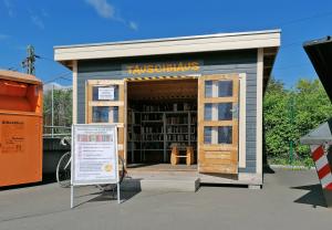 Ein kleines Haus mit Büchern