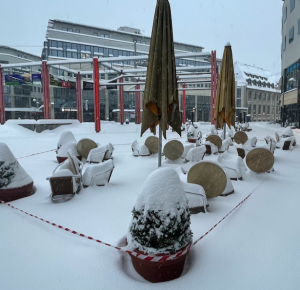 Eingeschneite Außenanlagen