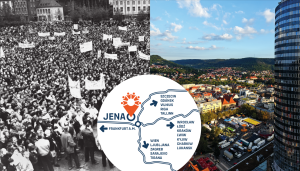 Zweigeteiltes Bild, linke Seite schwarz weiss Demostranten mit Plakaten, rechts farbig blick auf dem Eichplatz, in der Mitte eine Art Karte mit Jena in der Mitte