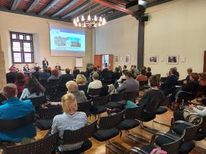 WorldCafé am 5. Mai 2022