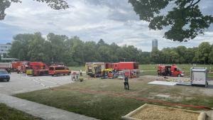 Viele Feuerwehrwagen