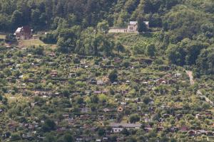 Blick von oben auf Kleingarten-Anlage