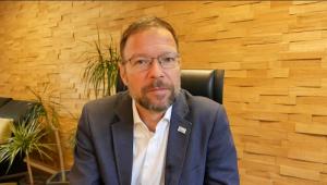 OB Thomas Nitzsche begrüßt Bürgerinnen und Bürger von Jena