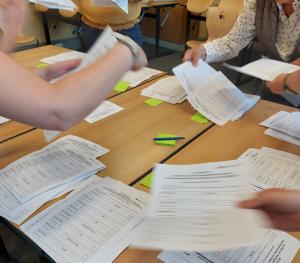 Wahlhelfer in Aktion