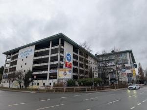 Blick auf ein Einkaufszentrum