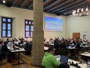 Blick in den Sitzungssaal