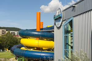 Blick auf das Spaßbad Gelaxasea in Jena