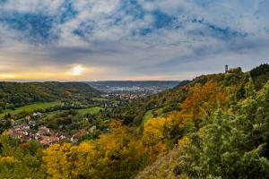 Panoramabild von der Stadt Jena mit  Blick auf den Fuchsturm