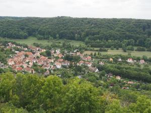 Blick auf den Ortsteil Ziegenhain mit Häusern und Straßen