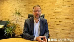 OB Thomas Nitzsche schaut in die Kamera.