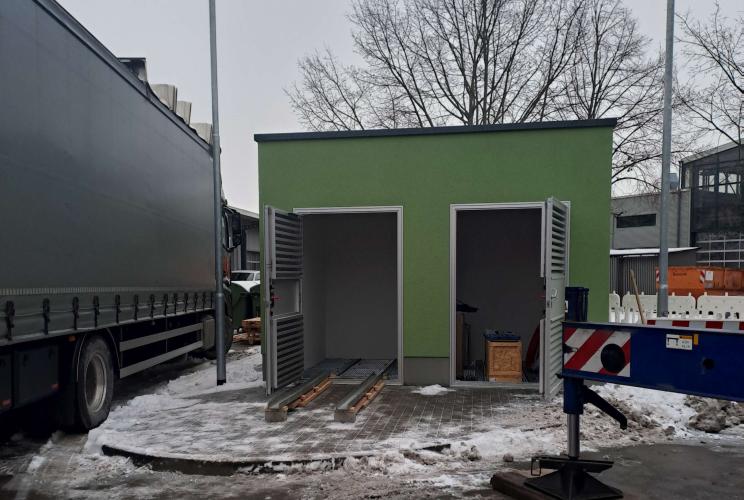 Grünes Trafohäuschen