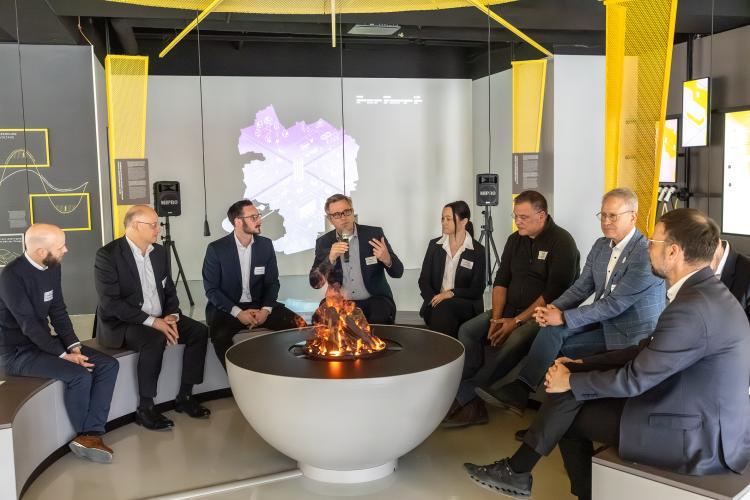 Herausforderungen der Energiewende und konkrete Lösungen dafür diskutierten die Verbundpartner im Reallabor JenErgieReal 