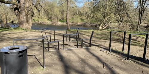 Gestelle ohne Holzsitze