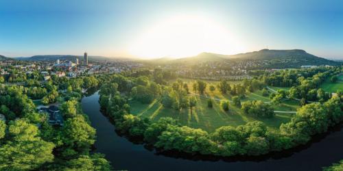 Panorama von Jena mit Blick auf das Paradies und die Saale
