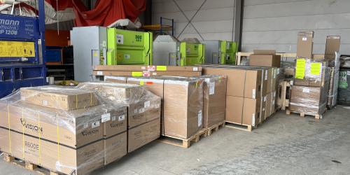 Paletten mit Kartons