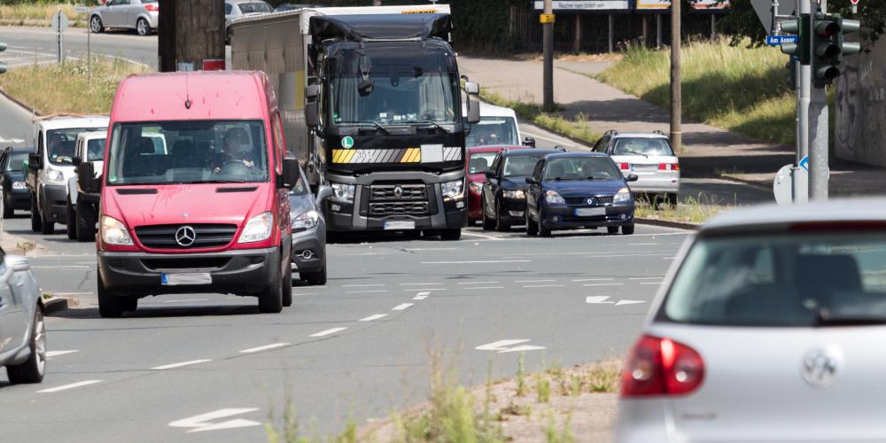 Autos auf einer Straße