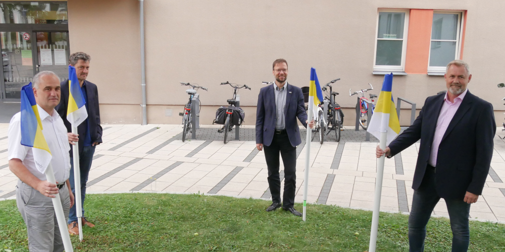 V.l.: Thomas Stender (Kaufmännischer Leiter KIJ), Chris Förster (FCC-Geschäftsführer), OB Thomas Nitzsche, Andreas Kuhn (EAS-Geschäftsführer)