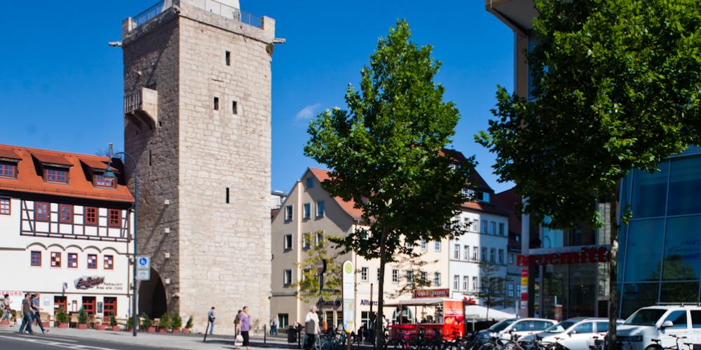 Eine leer Straße in der Innenstadt 