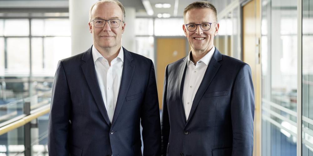 Thomas Dirkes (l.) und Thomas Zaremba, Geschäftsführer der Stadtwerke Jena.
