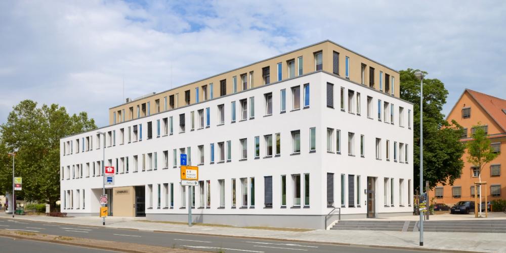 Ein modernes Gebäude 