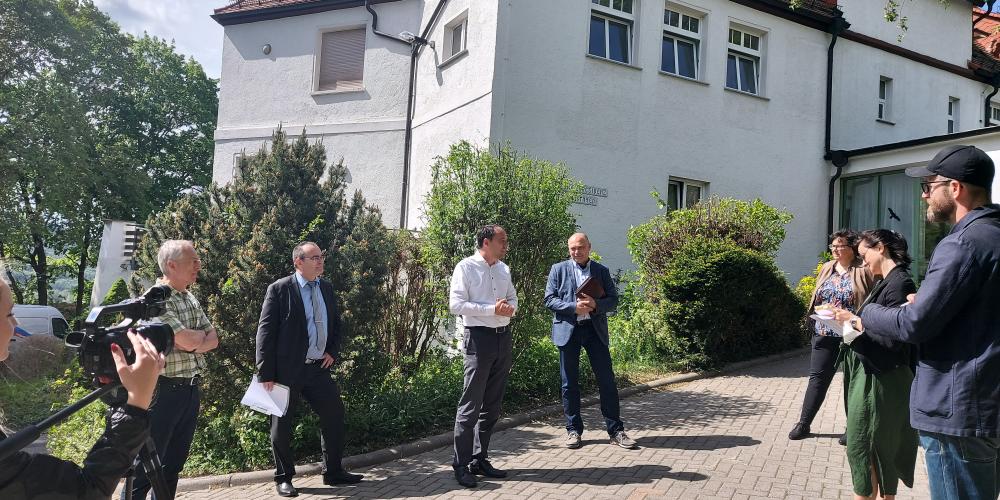 Einhweihung Unterkunft mit Menschen