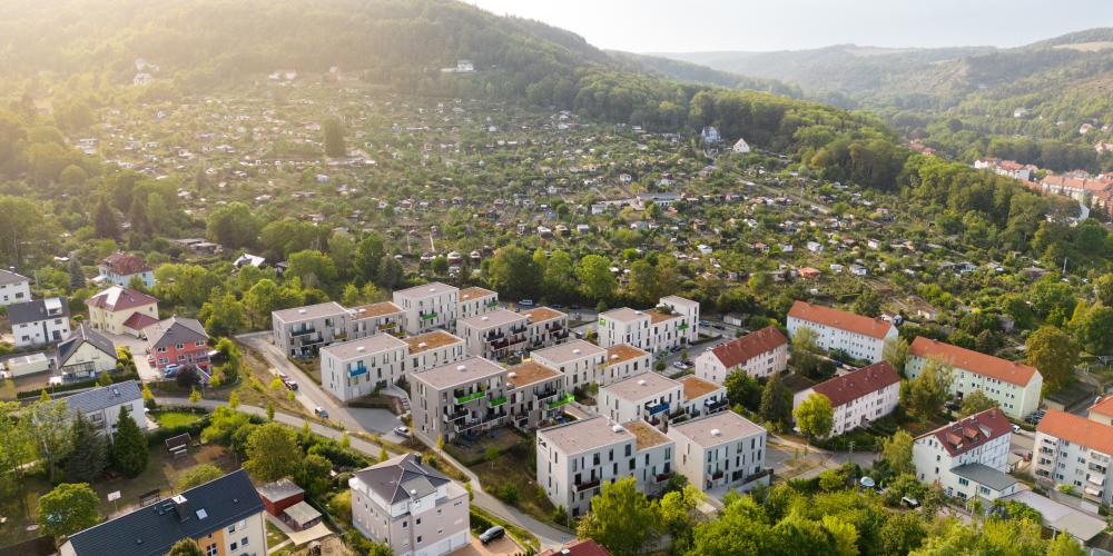 Stadtbild Jenas mit Kleingärten