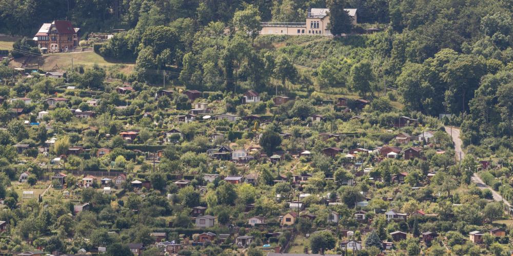 Blick von oben auf Kleingarten-Anlage