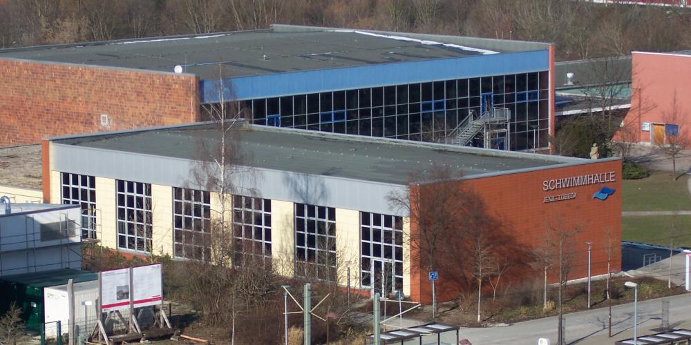 Blick auf die alte Schwimmhalle in Lobeda West