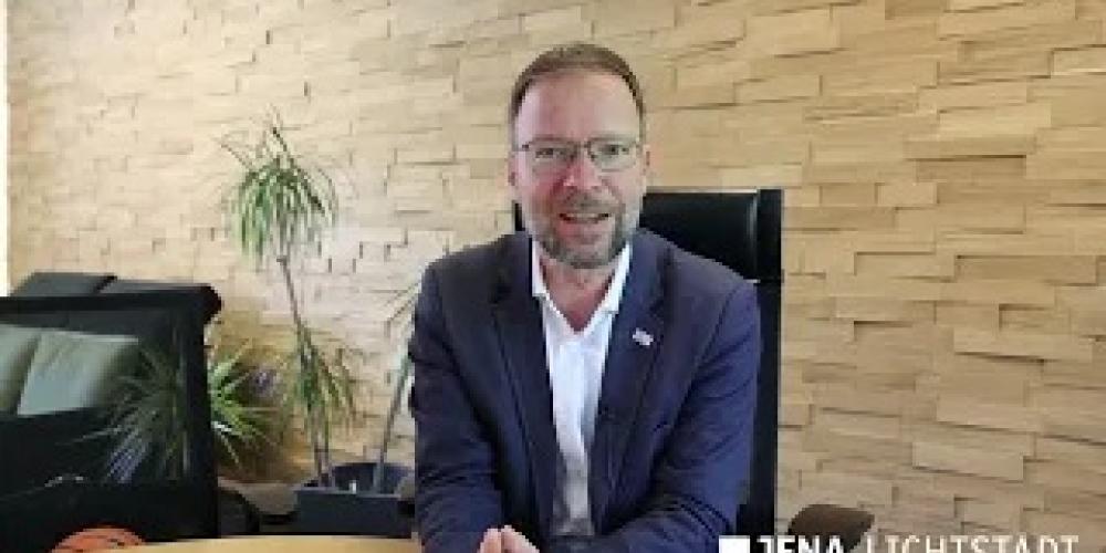 OB Thomas Nitzsche spricht in die Kamera