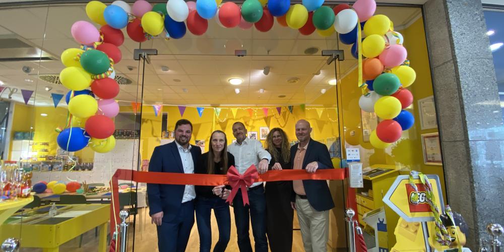  EducationCenter-Eröffnung-1Gruppe1-im Laden