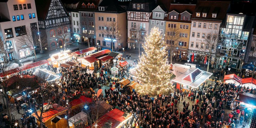 Blick von oben auf den Jenaer Weihnachtsmarkt