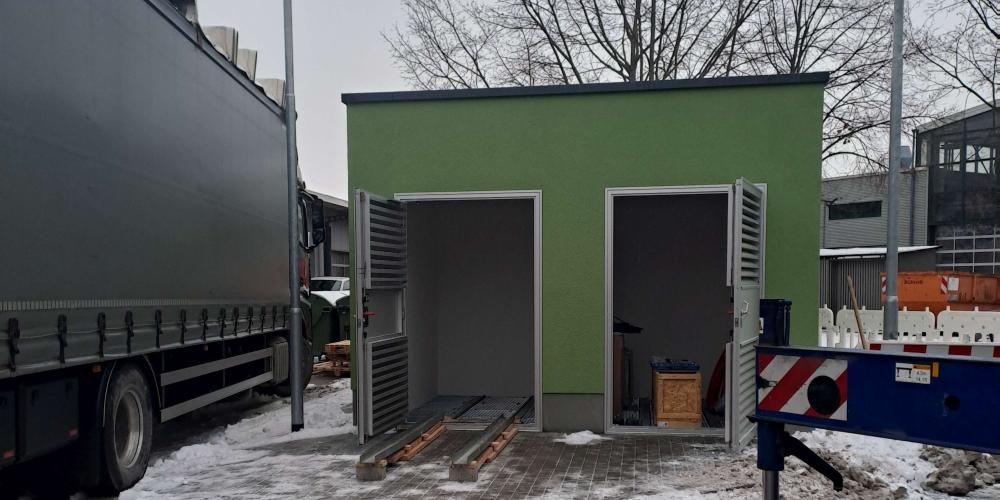 Grünes Trafohäuschen