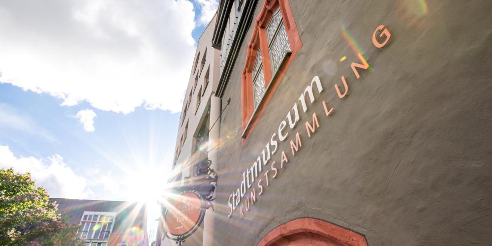 Fassade eines historischen Gebäudes