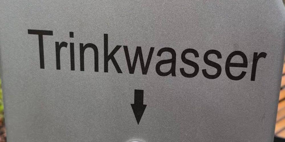 Nahaufnahme eines Trinkbrunnen