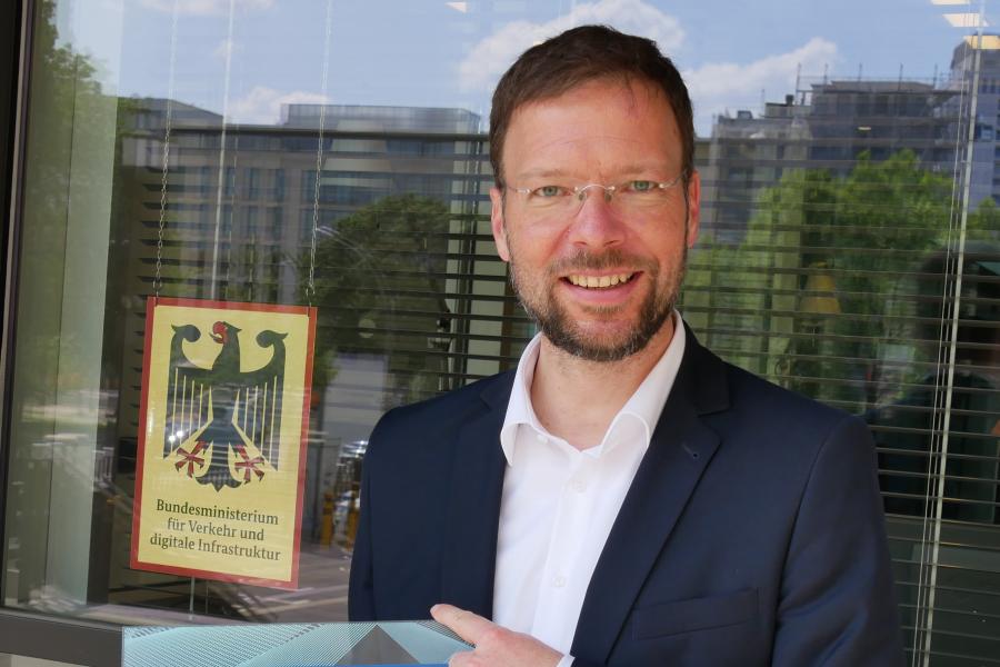 Thomas Nitzsche lächelt in die Kamera