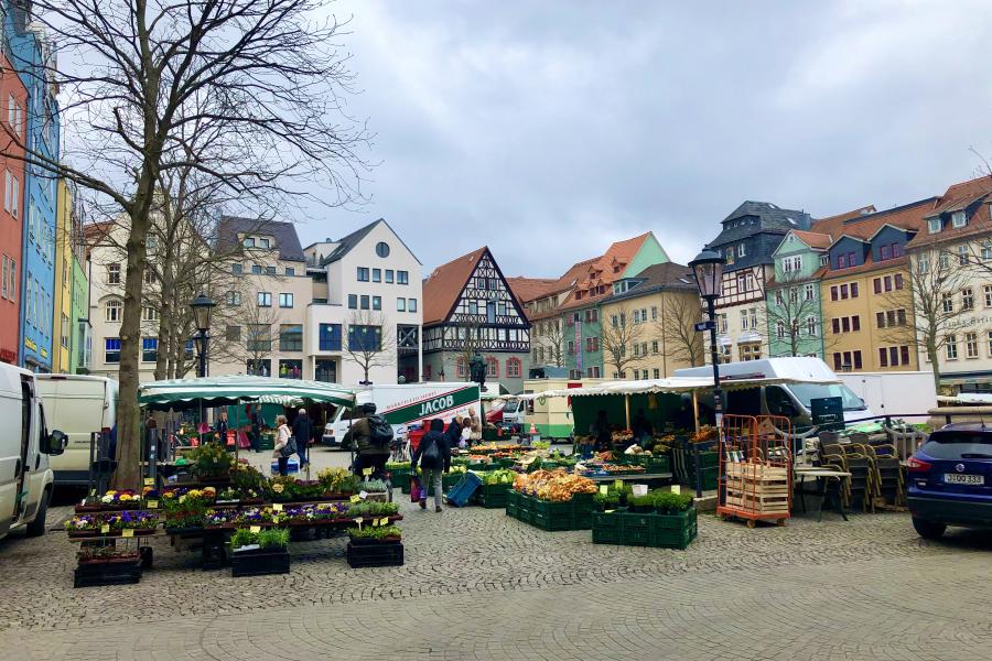 Der Jenaer Markt mit Verkaufsständen