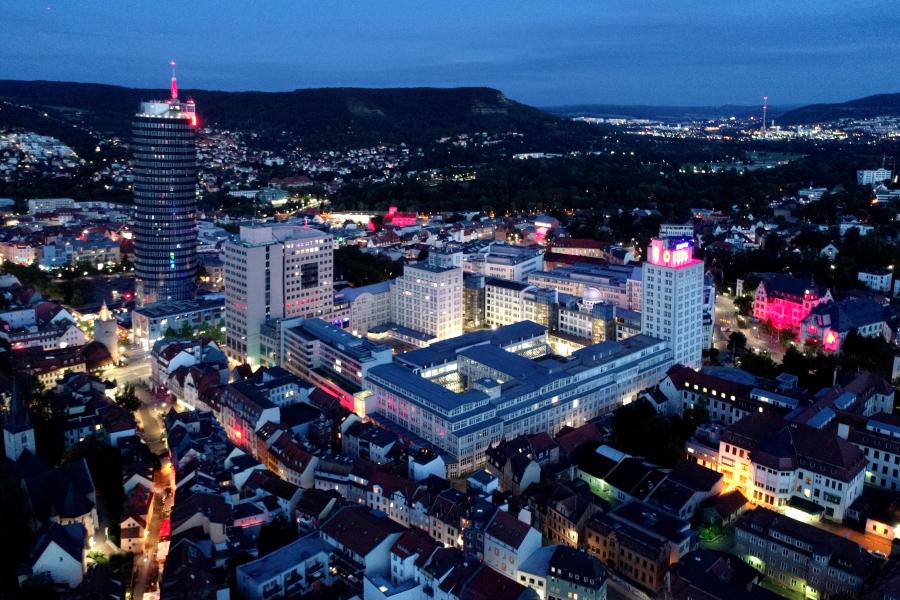 Ein Nachtbild der Stadt Jena