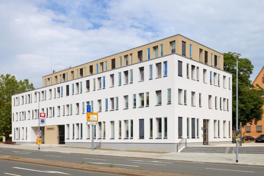 Ein modernes Gebäude 