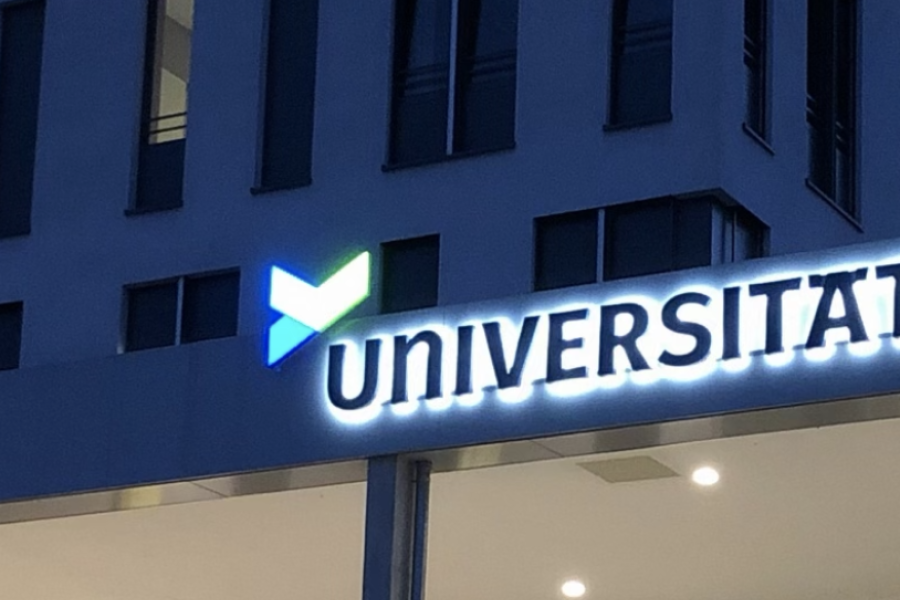 Eingang des Universitätsklinikum Jena