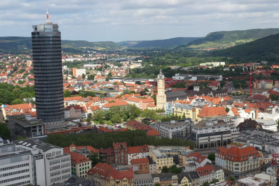 Eine Stadt im Vogelflug