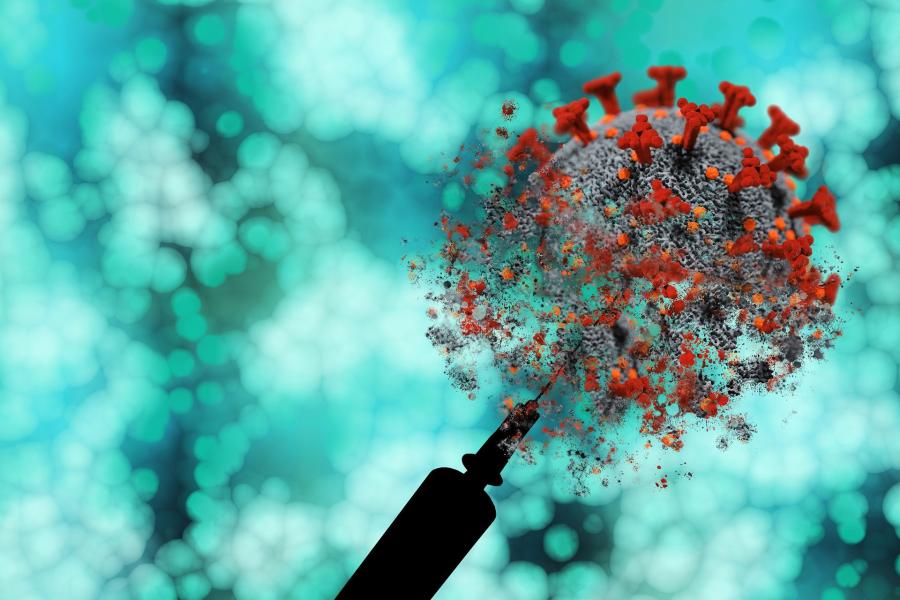 Ein Virus wird durch eine Injektion zerstört