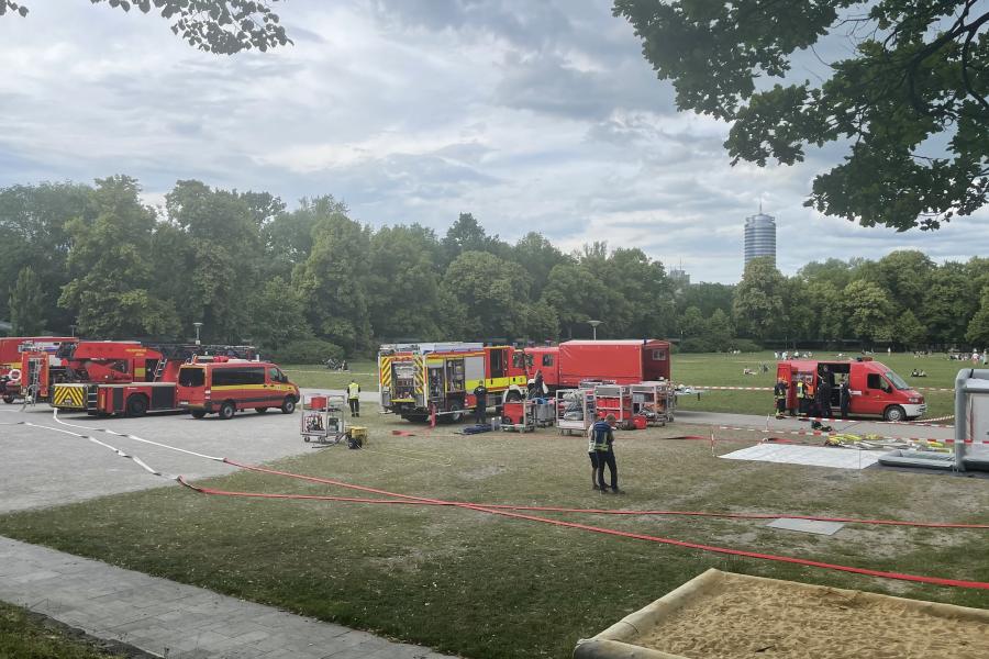 Viele Feuerwehrwagen